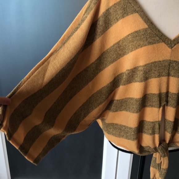 Fall Sweater by Style Rack. - Picture 3 of 3